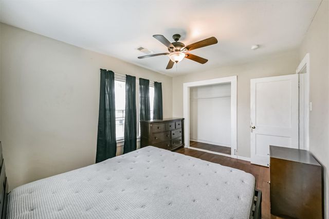 810 10th Avenue N, Texas City, TX 77590