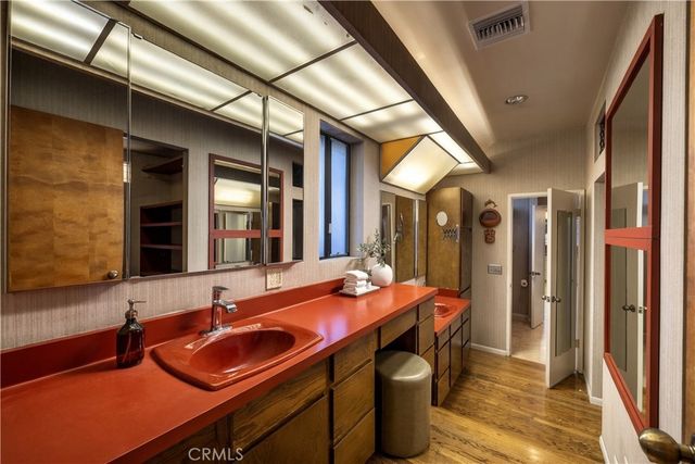 3585 Military, Los Angeles, CA 90034