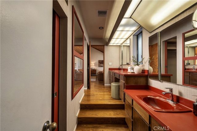 3585 Military, Los Angeles, CA 90034