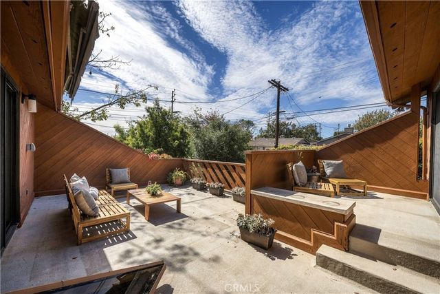 3585 Military, Los Angeles, CA 90034