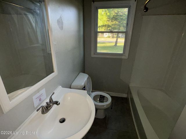 4300 Ronda Ave, Louisville, KY 40216