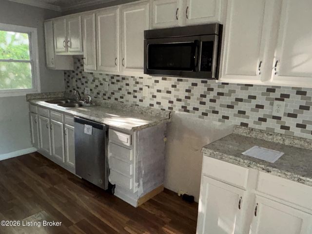 4300 Ronda Ave, Louisville, KY 40216