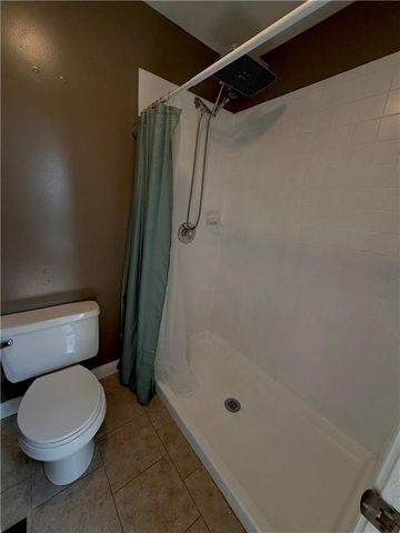 1437 Coventry Lane, Liberty, MO 64068