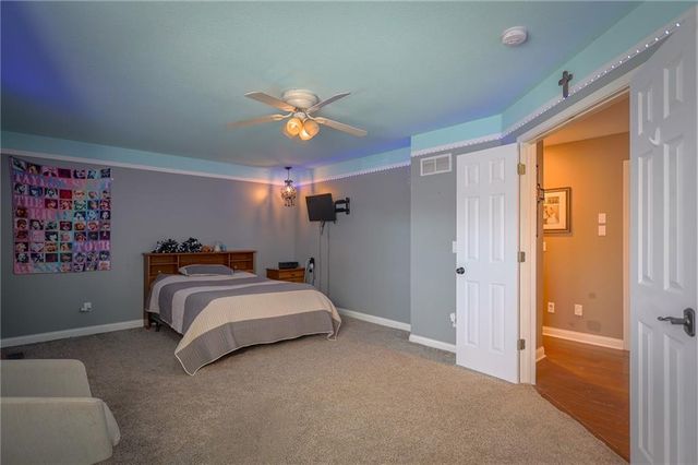 1437 Coventry Lane, Liberty, MO 64068