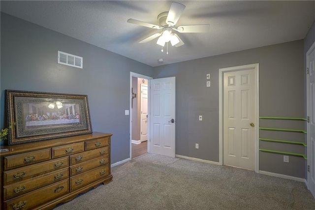 1437 Coventry Lane, Liberty, MO 64068