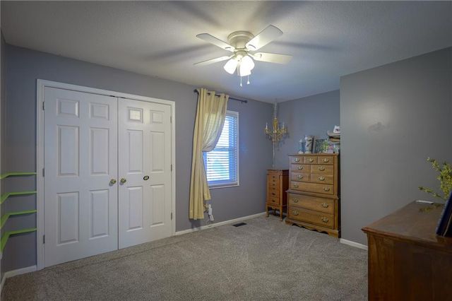 1437 Coventry Lane, Liberty, MO 64068