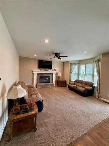 1437 Coventry Lane, Liberty, MO 64068