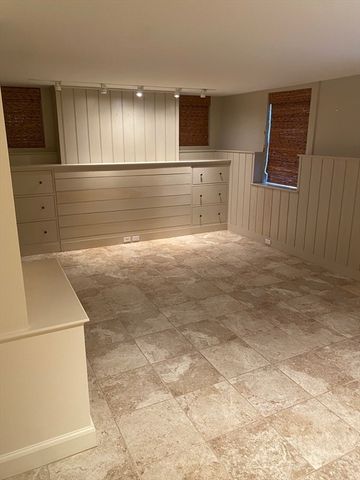 14 Brown, Cambridge, MA 02138