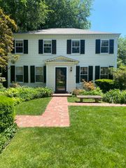 14 Brown, Cambridge, MA 02138