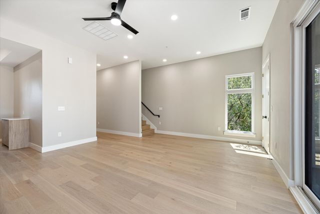 4060 Spring Valley Road 404, Farmers Branch, TX 75244