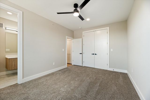 4060 Spring Valley Road 404, Farmers Branch, TX 75244