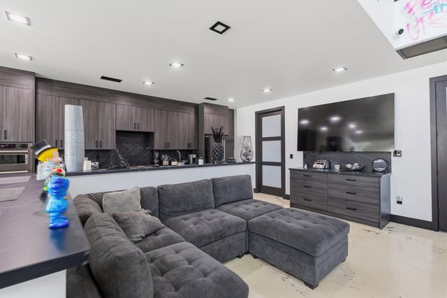 1320 Crestview Drive SW, Los Lunas, NM 87031