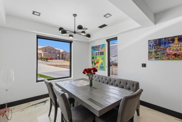 1320 Crestview Drive SW, Los Lunas, NM 87031