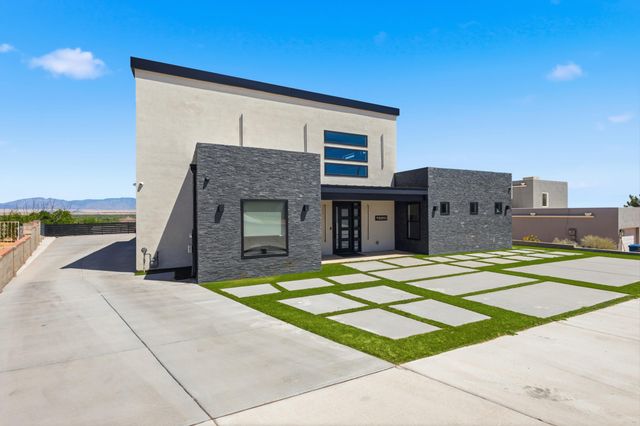 1320 Crestview Drive SW, Los Lunas, NM 87031