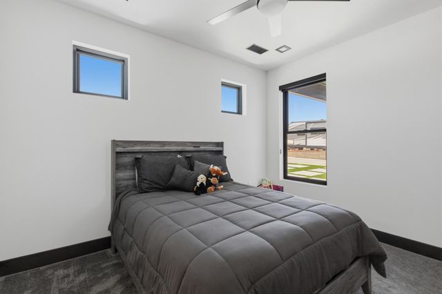 1320 Crestview Drive SW, Los Lunas, NM 87031
