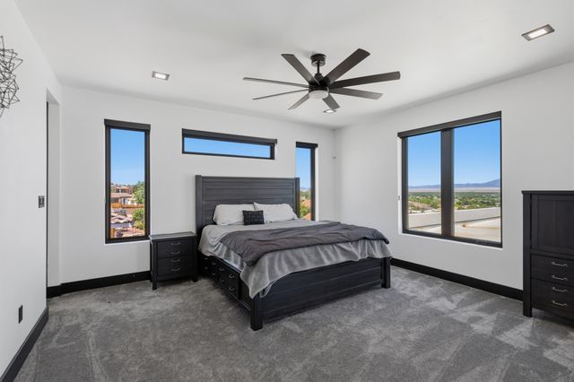 1320 Crestview Drive SW, Los Lunas, NM 87031