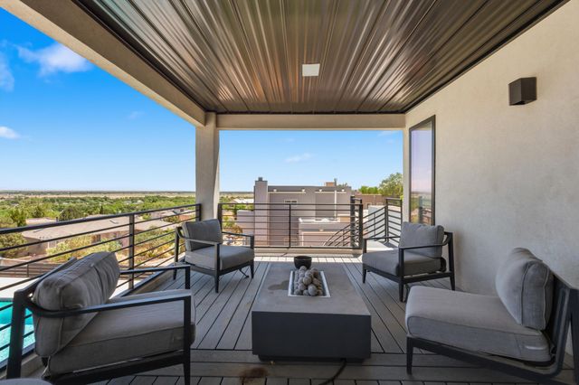 1320 Crestview Drive SW, Los Lunas, NM 87031