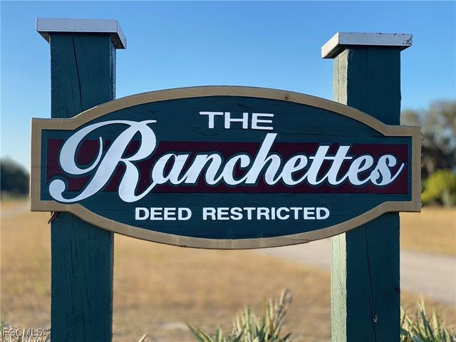 1589 Frontier CIR, Labelle, FL 33935