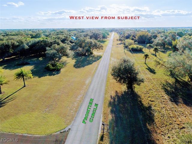 1589 Frontier CIR, Labelle, FL 33935