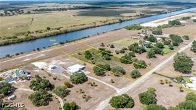 1589 Frontier CIR, Labelle, FL 33935