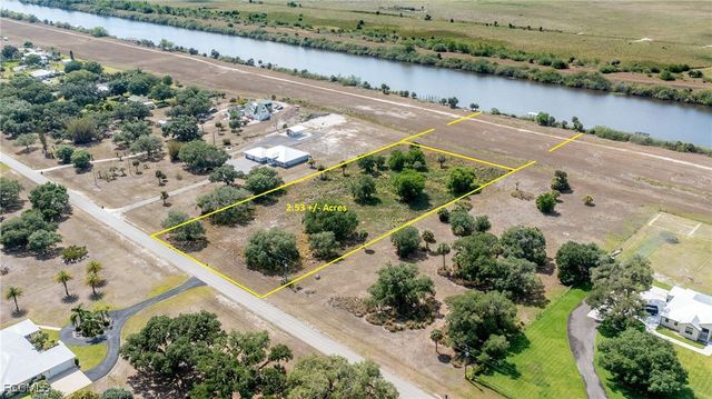 1589 Frontier CIR, Labelle, FL 33935