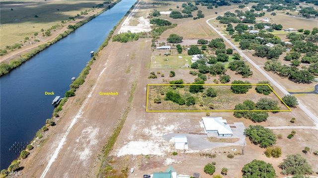 1589 Frontier CIR, Labelle, FL 33935