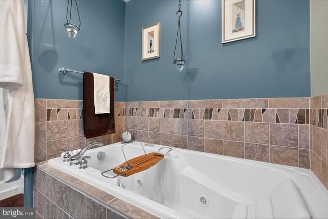 408 PIN OAK COURT, Mechanicsburg, PA 17050