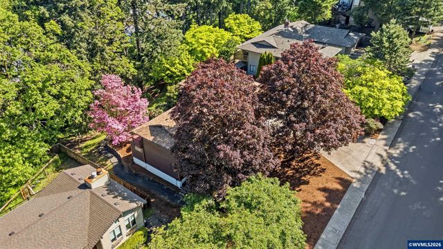 4441 NW Elmwood Dr, Corvallis, OR 97330