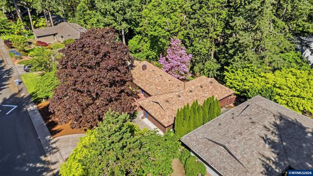 4441 NW Elmwood Dr, Corvallis, OR 97330