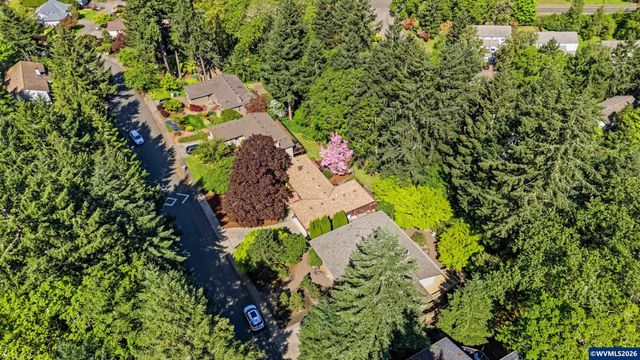 4441 NW Elmwood Dr, Corvallis, OR 97330