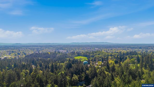 4441 NW Elmwood Dr, Corvallis, OR 97330