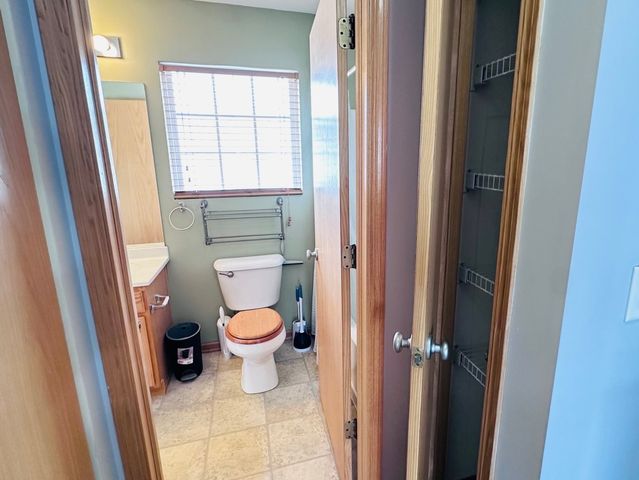 1851 Indian Hill Lane, Aurora, IL 60503