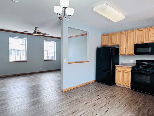 1851 Indian Hill Lane, Aurora, IL 60503