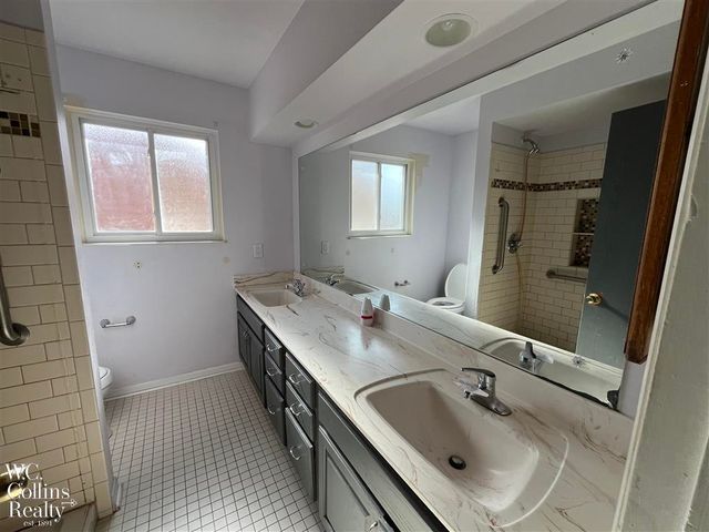 31374 Pinto Drive, Warren, MI 48093