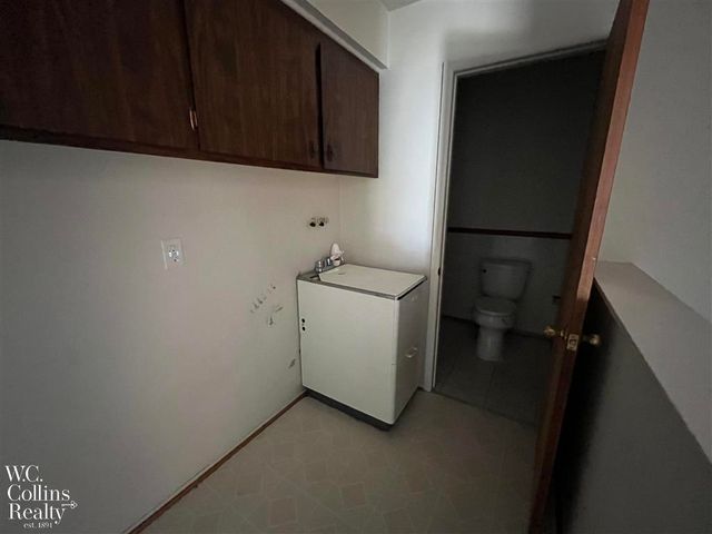 31374 Pinto Drive, Warren, MI 48093