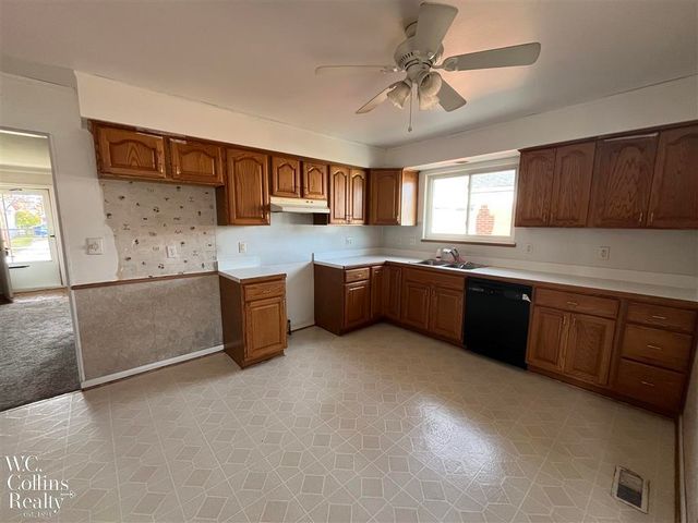 31374 Pinto Drive, Warren, MI 48093