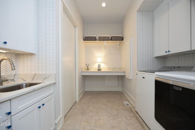 146 Lochwood West Drive, Cary, NC 27518