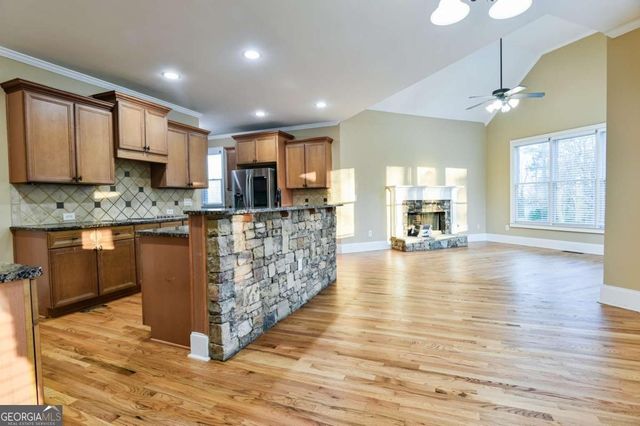 5011 Glen Forrest Drive, Flowery Branch, GA 30542