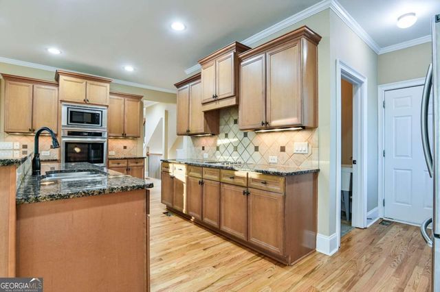 5011 Glen Forrest Drive, Flowery Branch, GA 30542