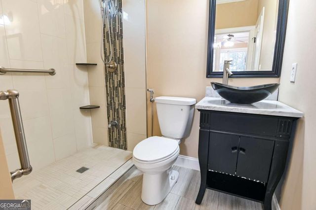 5011 Glen Forrest Drive, Flowery Branch, GA 30542