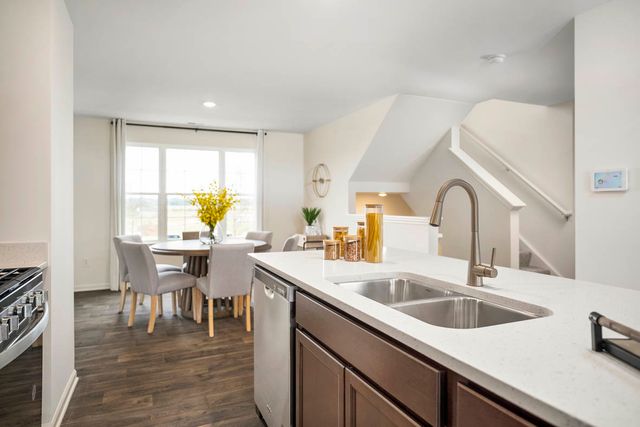 1447 Oakfield Lane, Pingree Grove, IL 60140