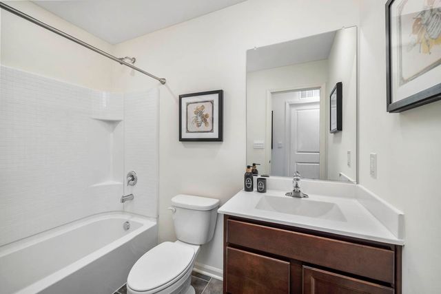 1447 Oakfield Lane, Pingree Grove, IL 60140