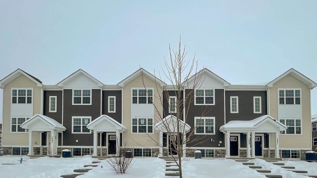 1447 Oakfield Lane, Pingree Grove, IL 60140