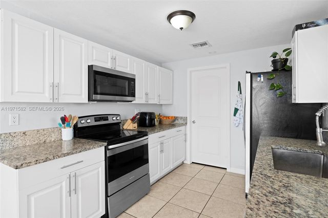 1526 SE Port St Lucie Blvd, Port St. Lucie, FL 34952