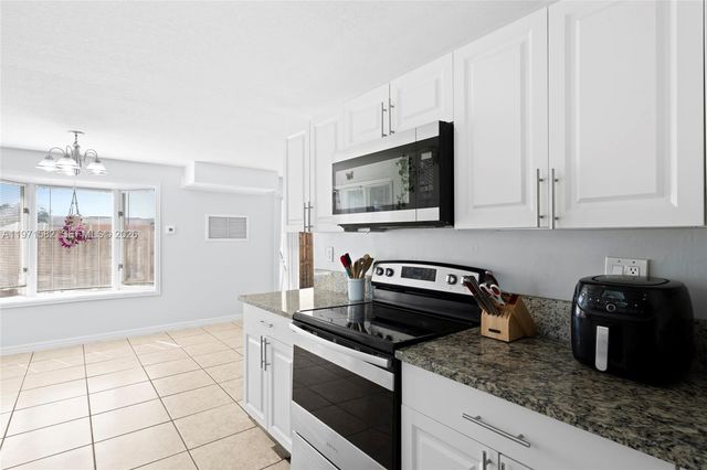 1526 SE Port St Lucie Blvd, Port St. Lucie, FL 34952