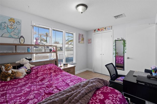 1526 SE Port St Lucie Blvd, Port St. Lucie, FL 34952