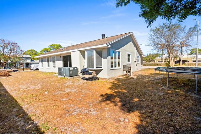 1526 SE Port St Lucie Blvd, Port St. Lucie, FL 34952