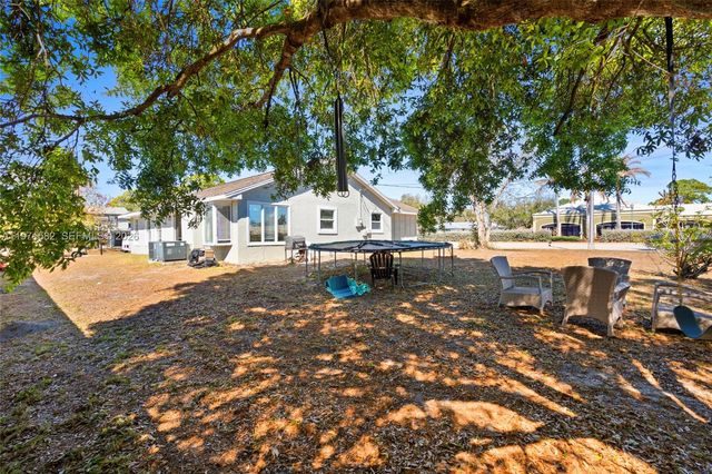 1526 SE Port St Lucie Blvd, Port St. Lucie, FL 34952