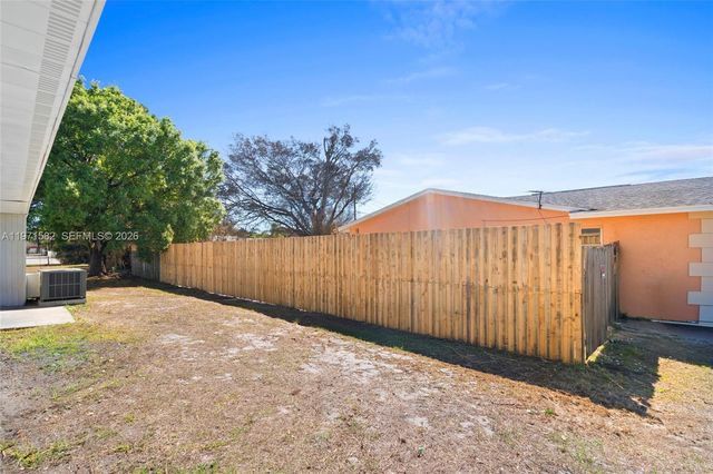 1526 SE Port St Lucie Blvd, Port St. Lucie, FL 34952