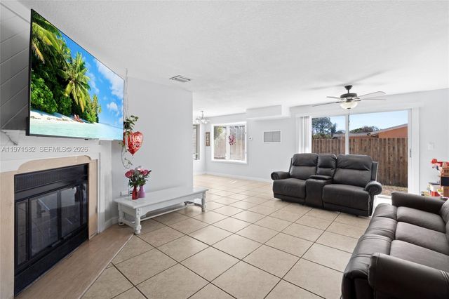 1526 SE Port St Lucie Blvd, Port St. Lucie, FL 34952